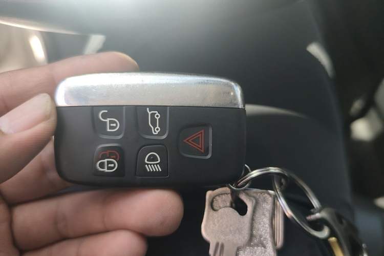 Used Land Rover Discovery Sport 2018 240 PS HSE Version Vehicle Key