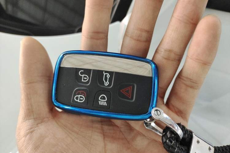 Used Land Rover Discovery Sport 2018 240 PS SE Version Vehicle Key