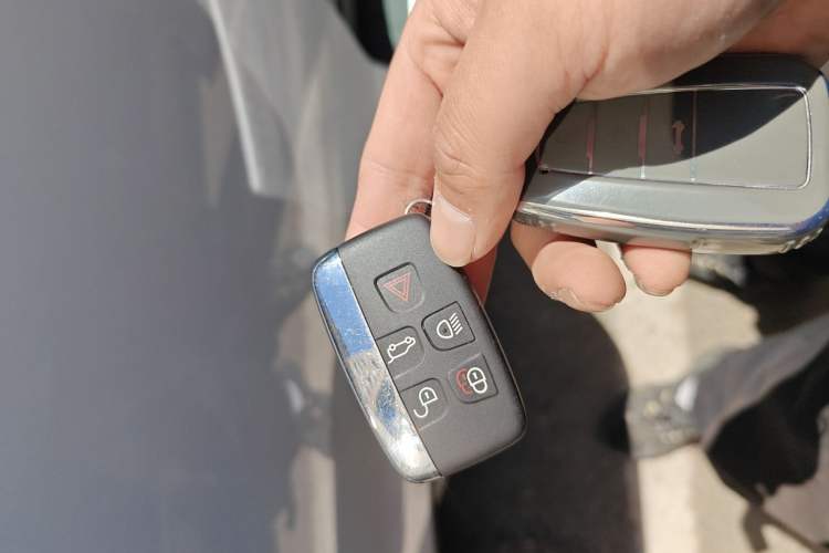 Used Land Rover Discovery Sport 2018 240 PS HSE Version Vehicle Key