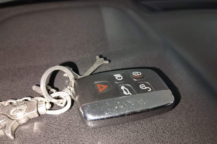 Used Land Rover Discovery Sport 2018 240 PS PURE Edition Vehicle Key