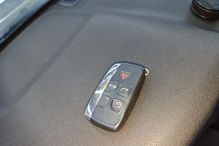Used Land Rover Discovery Sport 2018 240 PS HSE Version Vehicle Key