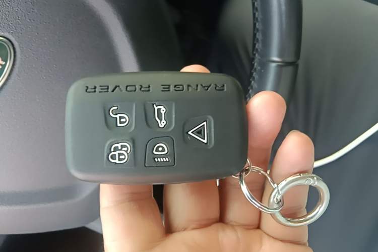 Used Land Rover Discovery Sport 2018 240 PS SE Version Vehicle Key