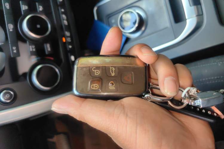 Used Land Rover Discovery Sport 2018 240 PS SE Version Vehicle Key