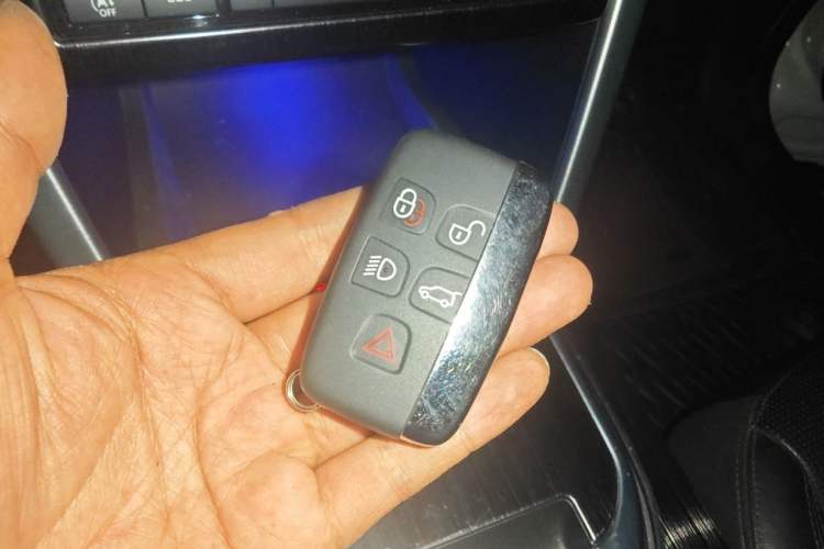 Used Land Rover Discovery Sport 2018 240 PS SE Version Vehicle Key
