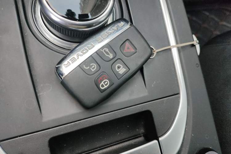 Used Land Rover Discovery Sport 2018 240 PS HSE Version Vehicle Key
