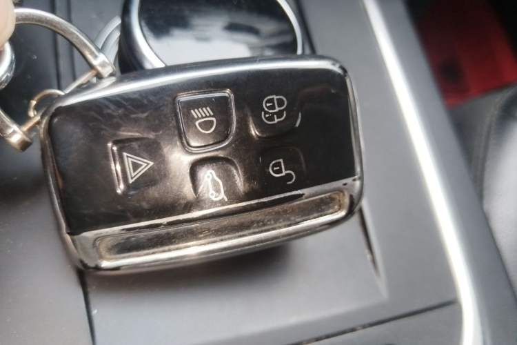Used Land Rover Discovery Sport 2018 240 PS PURE Edition Vehicle Key