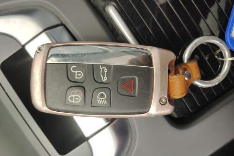 Used Land Rover Discovery Sport 2018 240 PS HSE Version Vehicle Key