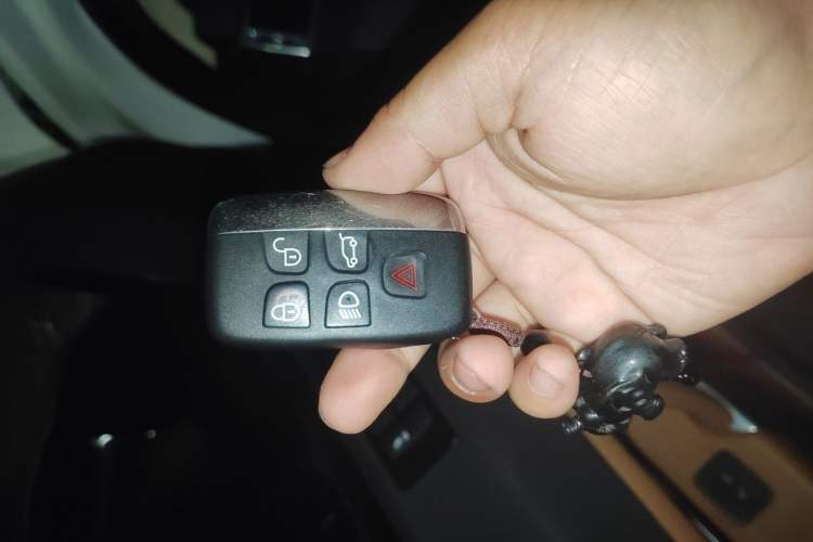 Used Land Rover Discovery Sport 2018 240 PS HSE LUXURY Edition Vehicle Key