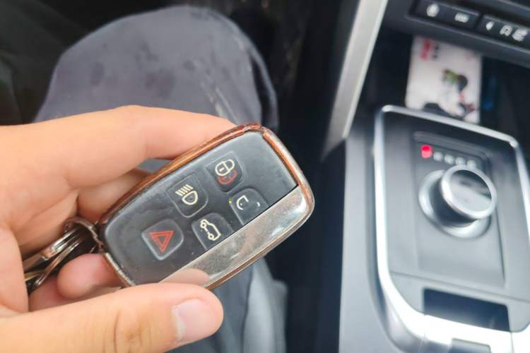 Used Land Rover Discovery Sport 2018 240 PS SE Version Vehicle Key