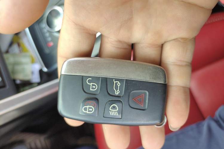 Used Land Rover Discovery Sport 2018 240 PS SE Version Vehicle Key