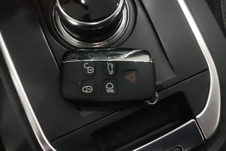 Used Land Rover Discovery Sport 2018 240 PS HSE Version Vehicle Key