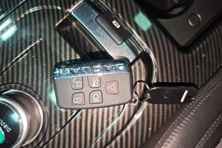 Used Land Rover Discovery Sport 2018 240 PS HSE Version Vehicle Key