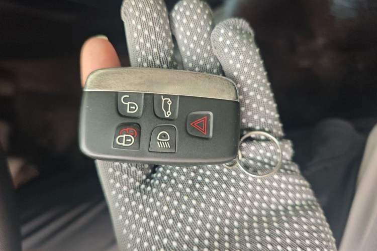 Used Land Rover Discovery Sport 2018 200 PS PURE Edition Vehicle Key