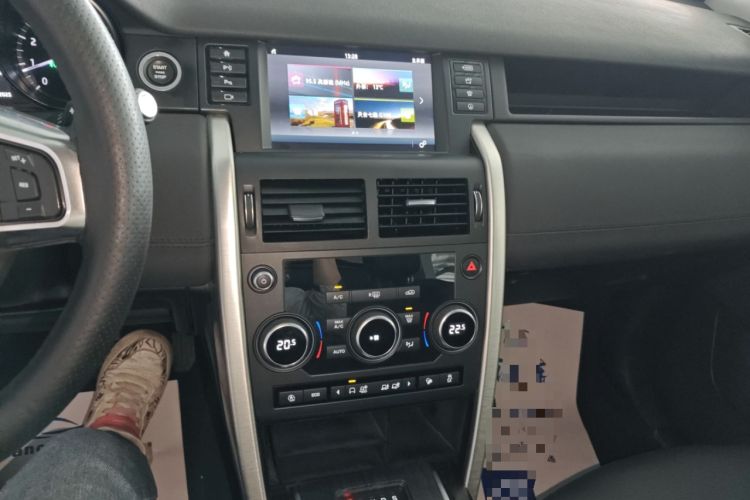 Used Land Rover Discovery Sport 2019 240 PS SE Version China VI Standard Audio And AC Panel