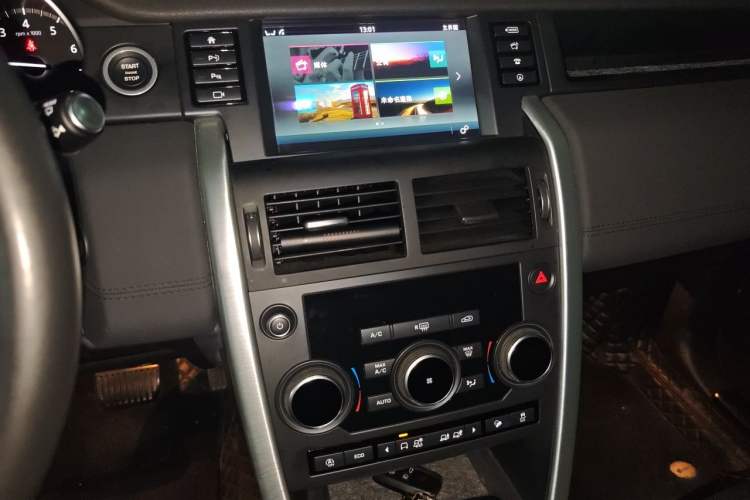 Used Land Rover Discovery Sport 2019 240 PS SE Version China VI Standard Audio And AC Panel