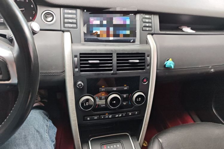 Used Land Rover Discovery Sport 2019 240 PS SE Version China VI Standard Audio And AC Panel