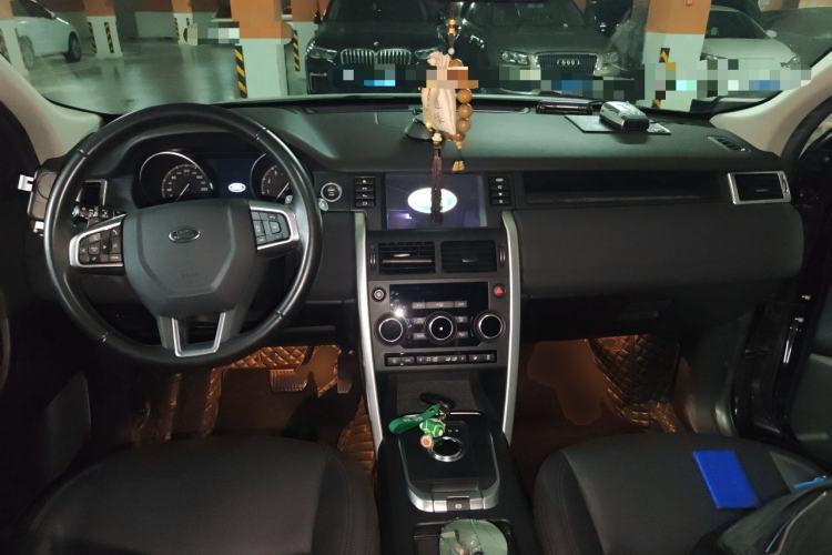 Used Land Rover Discovery Sport 2019 240 PS SE Version China VI Standard Center Console