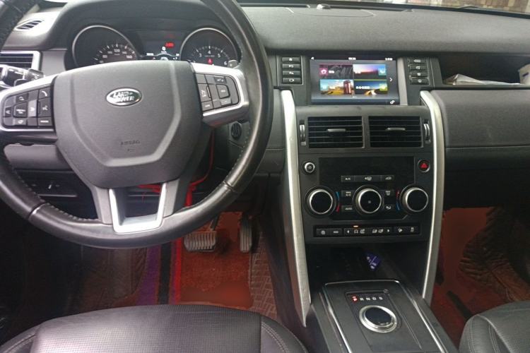 Used Land Rover Discovery Sport 2019 240 PS SE Version China V Standard Center Console