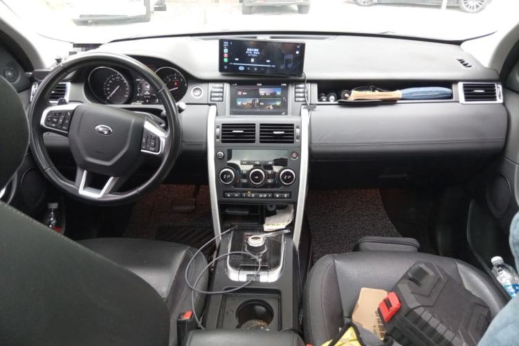 Used Land Rover Discovery Sport 2019 240 PS SE Version China VI Standard Center Console