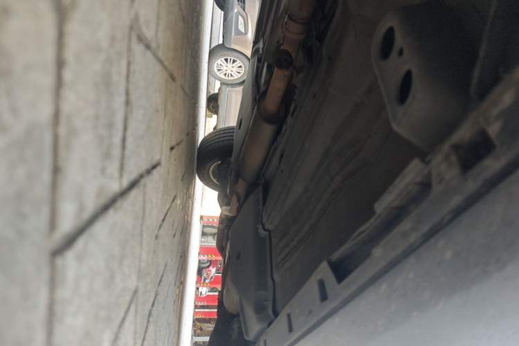 Used Land Rover Discovery Sport 2019 240 PS PURE Edition China VI Standard Chassis Front Left
