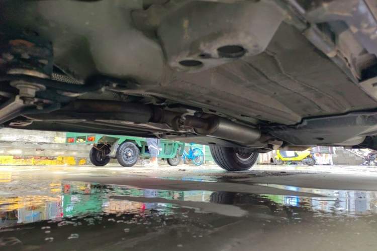 Used Land Rover Discovery Sport 2019 240 PS SE Version China VI Standard Chassis Front Left