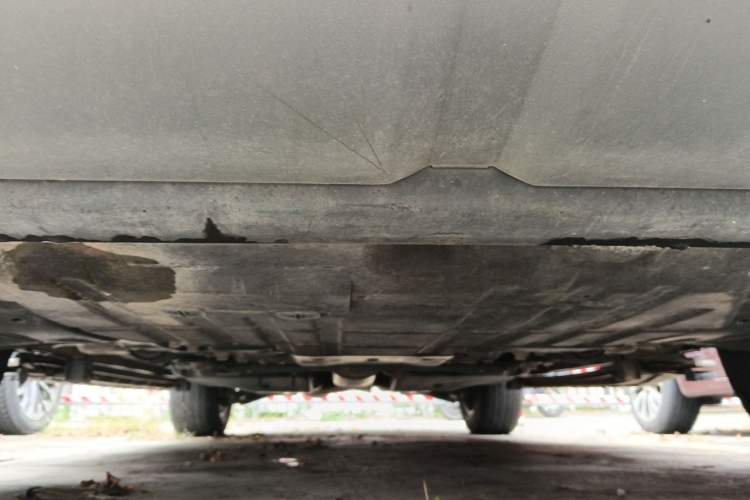 Used Land Rover Discovery Sport 2019 240 PS SE Version China VI Standard Chassis Front