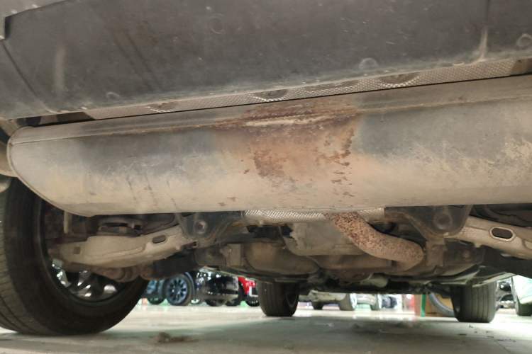 Used Land Rover Discovery Sport 2019 240 PS SE Version China VI Standard Chassis Rear