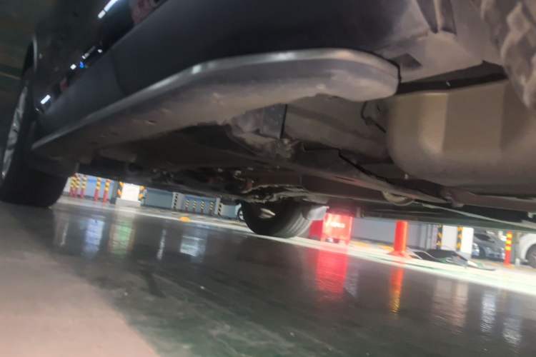 Used Land Rover Discovery Sport 2019 240 PS SE Version China VI Standard Chassis Rear Left