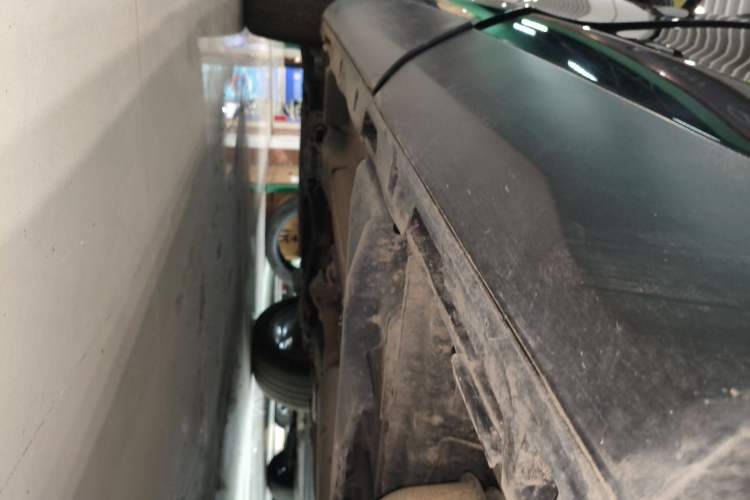 Used Land Rover Discovery Sport 2019 240 PS SE Version China VI Standard Chassis Rear Left