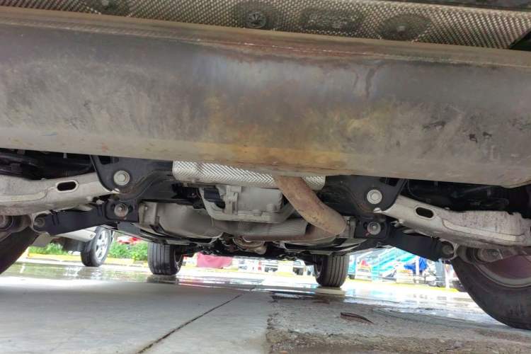 Used Land Rover Discovery Sport 2019 240 PS SE Version China VI Standard Chassis Rear