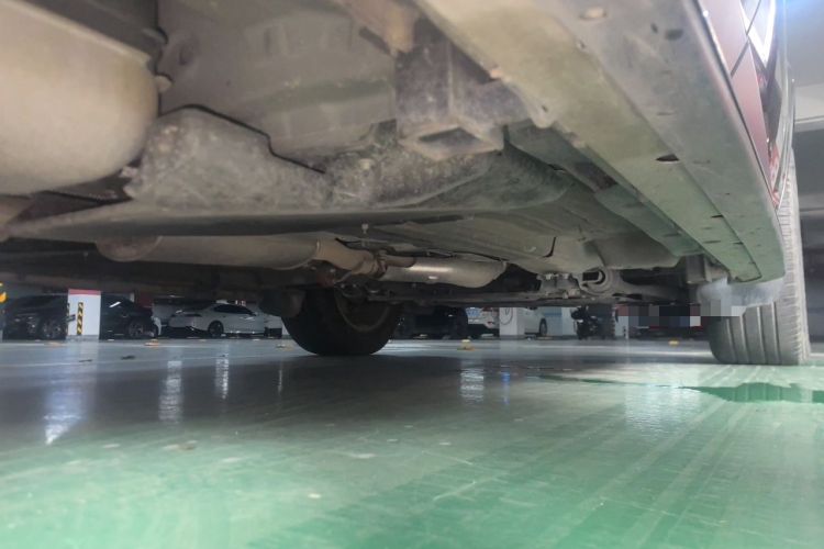 Used Land Rover Discovery Sport 2019 240 PS SE Version China VI Standard Chassis Rear Right