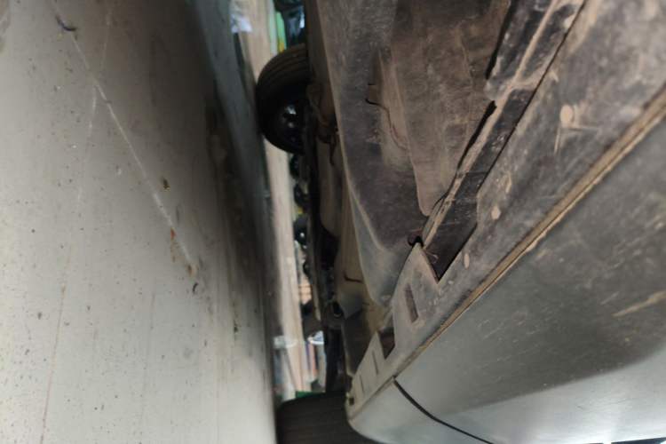 Used Land Rover Discovery Sport 2019 240 PS SE Version China VI Standard Chassis Rear Right