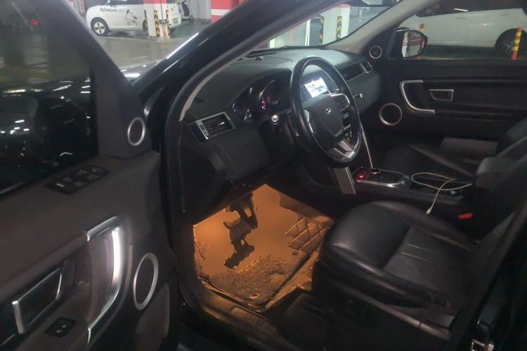 Used Land Rover Discovery Sport 2019 240 PS SE Version China VI Standard Driver Seat