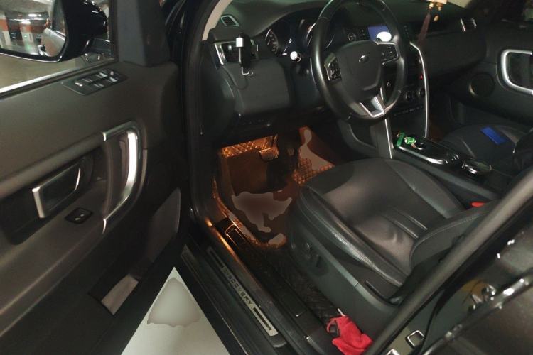 Used Land Rover Discovery Sport 2019 240 PS SE Version China VI Standard Driver Seat