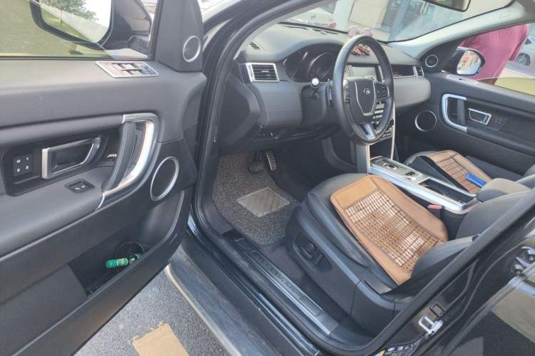 Used Land Rover Discovery Sport 2019 240 PS HSE Version China VI Standard Driver Seat