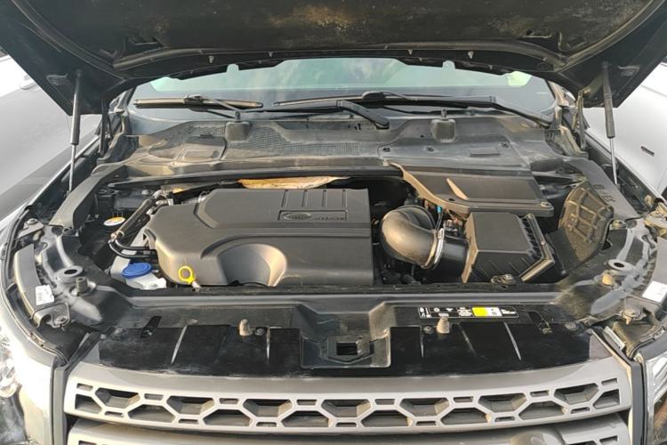 Used Land Rover Discovery Sport 2019 240 PS SE Version China VI Standard Engine Bay