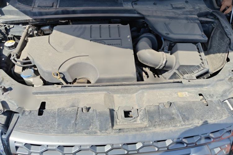 Used Land Rover Discovery Sport 2019 240 PS SE Version China V Standard Engine Bay
