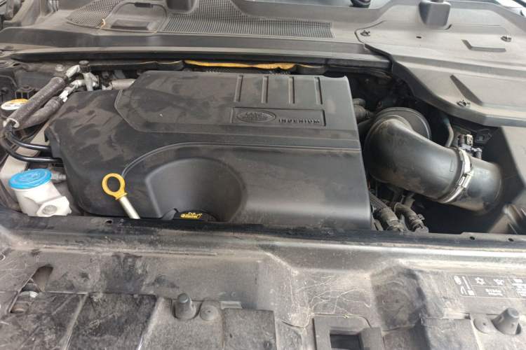 Used Land Rover Discovery Sport 2019 240 PS SE Version China V Standard Engine Bay