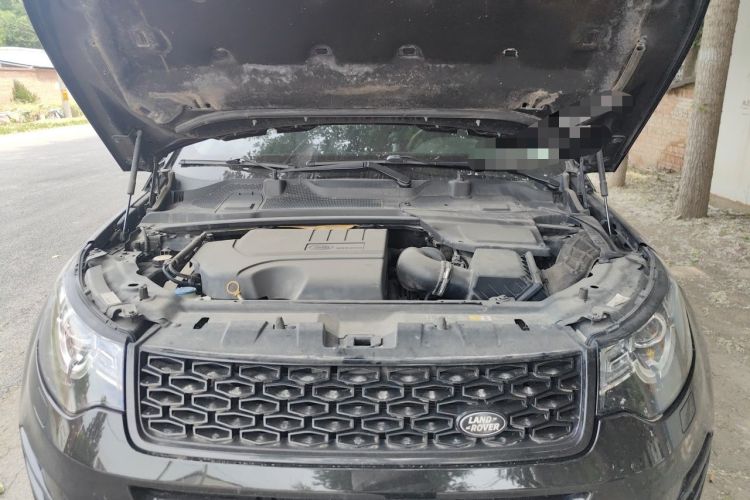 Used Land Rover Discovery Sport 2019 240 PS HSE Version China VI Standard Engine Bay