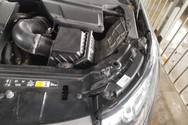 Used Land Rover Discovery Sport 2019 240 PS PURE Edition China V Standard Engine Bay Left