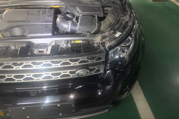 Used Land Rover Discovery Sport 2019 240 PS SE Version China VI Standard Engine Bay Left