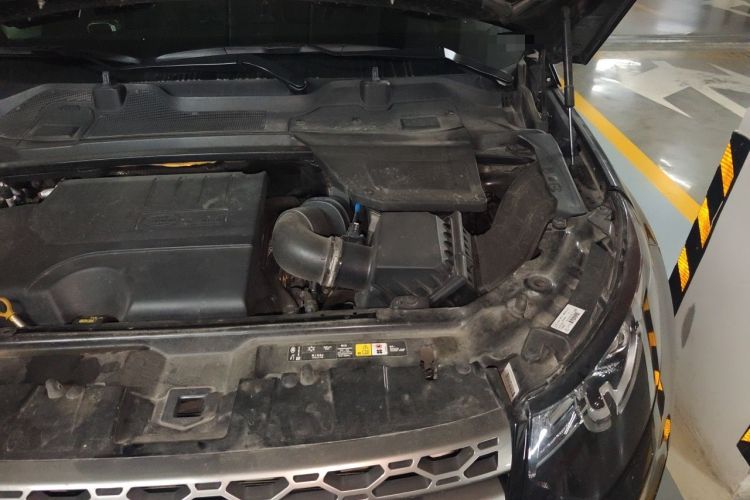 Used Land Rover Discovery Sport 2019 240 PS SE Version China VI Standard Engine Bay Left
