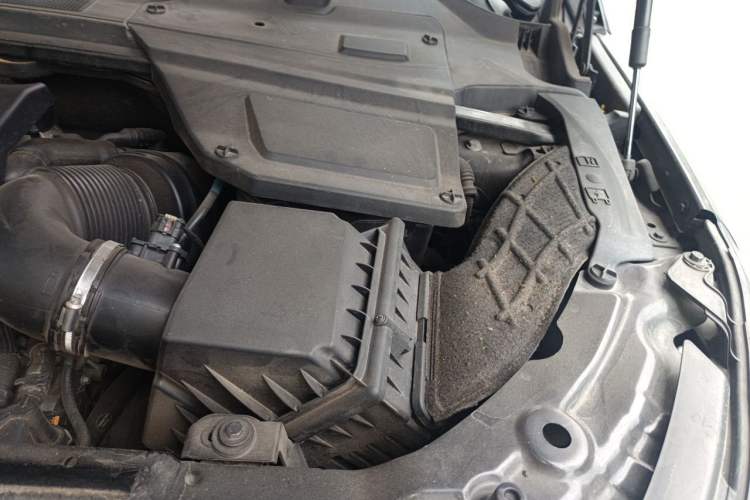 Used Land Rover Discovery Sport 2019 240 PS SE Version China V Standard Engine Bay Left