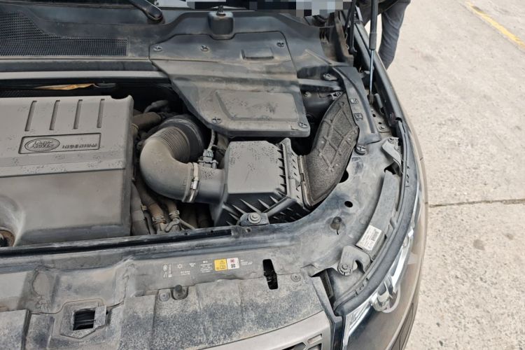 Used Land Rover Discovery Sport 2019 240 PS SE Version China VI Standard Engine Bay Left