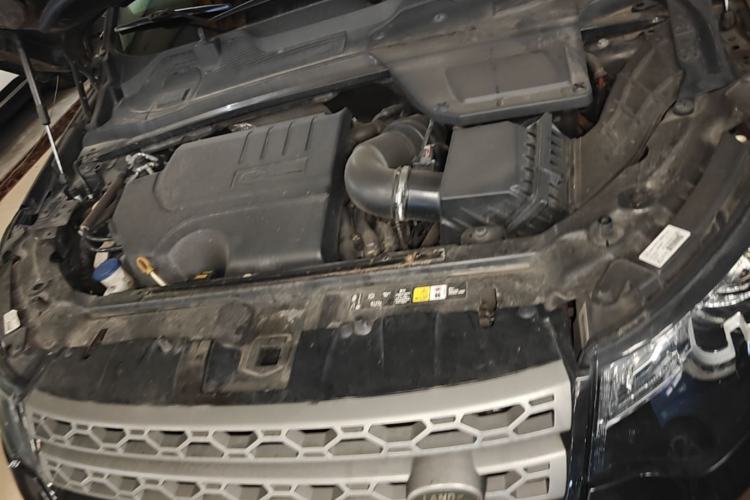 Used Land Rover Discovery Sport 2019 240 PS PURE Edition China V Standard Engine Bay