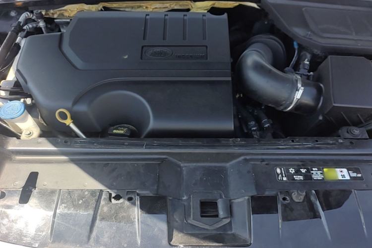 Used Land Rover Discovery Sport 2019 240 PS SE Version China V Standard Engine Bay