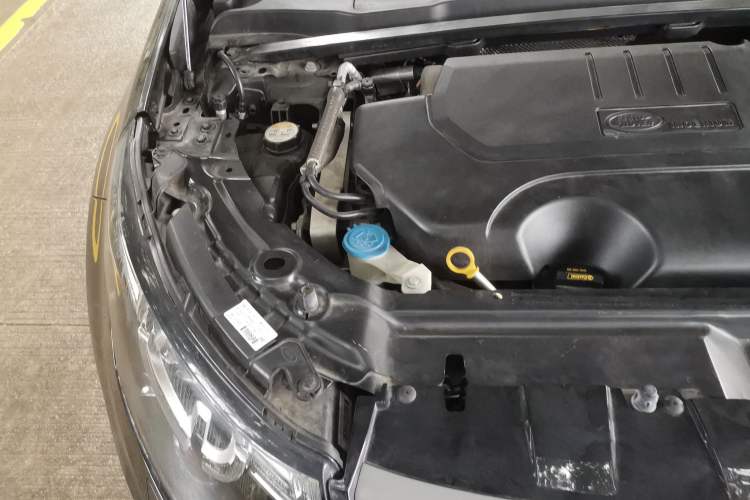 Used Land Rover Discovery Sport 2019 240 PS PURE Edition China V Standard Engine Bay Right