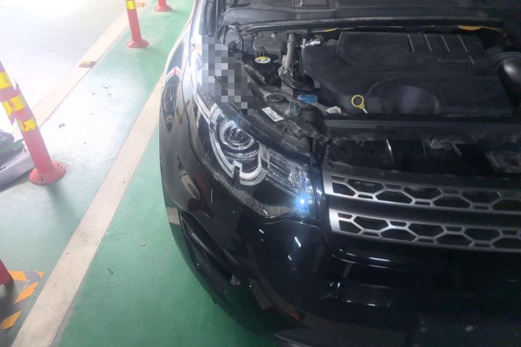 Used Land Rover Discovery Sport 2019 240 PS SE Version China VI Standard Engine Bay Right