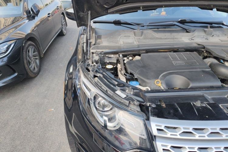Used Land Rover Discovery Sport 2019 240 PS HSE Version China VI Standard Engine Bay Right