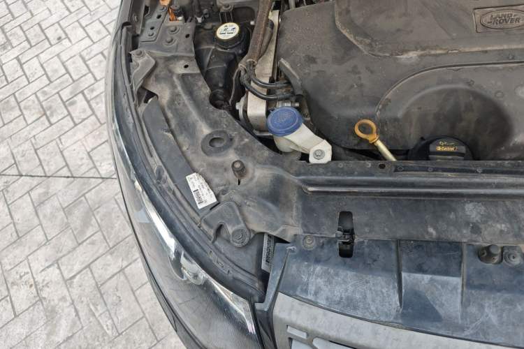 Used Land Rover Discovery Sport 2019 240 PS PURE Edition China VI Standard Engine Bay Right